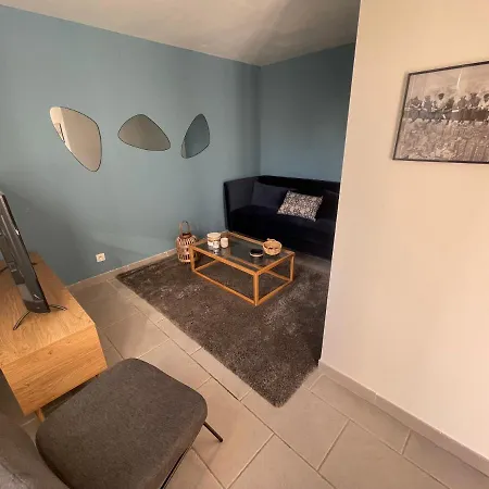 호텔 Maison Avec Cour Exterieur 3*